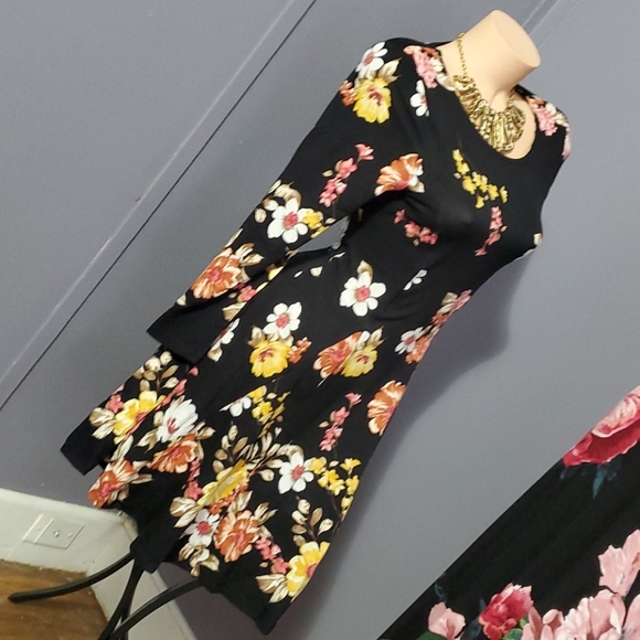 Stunning Black Floral Day Dress - Picture 3 of 8